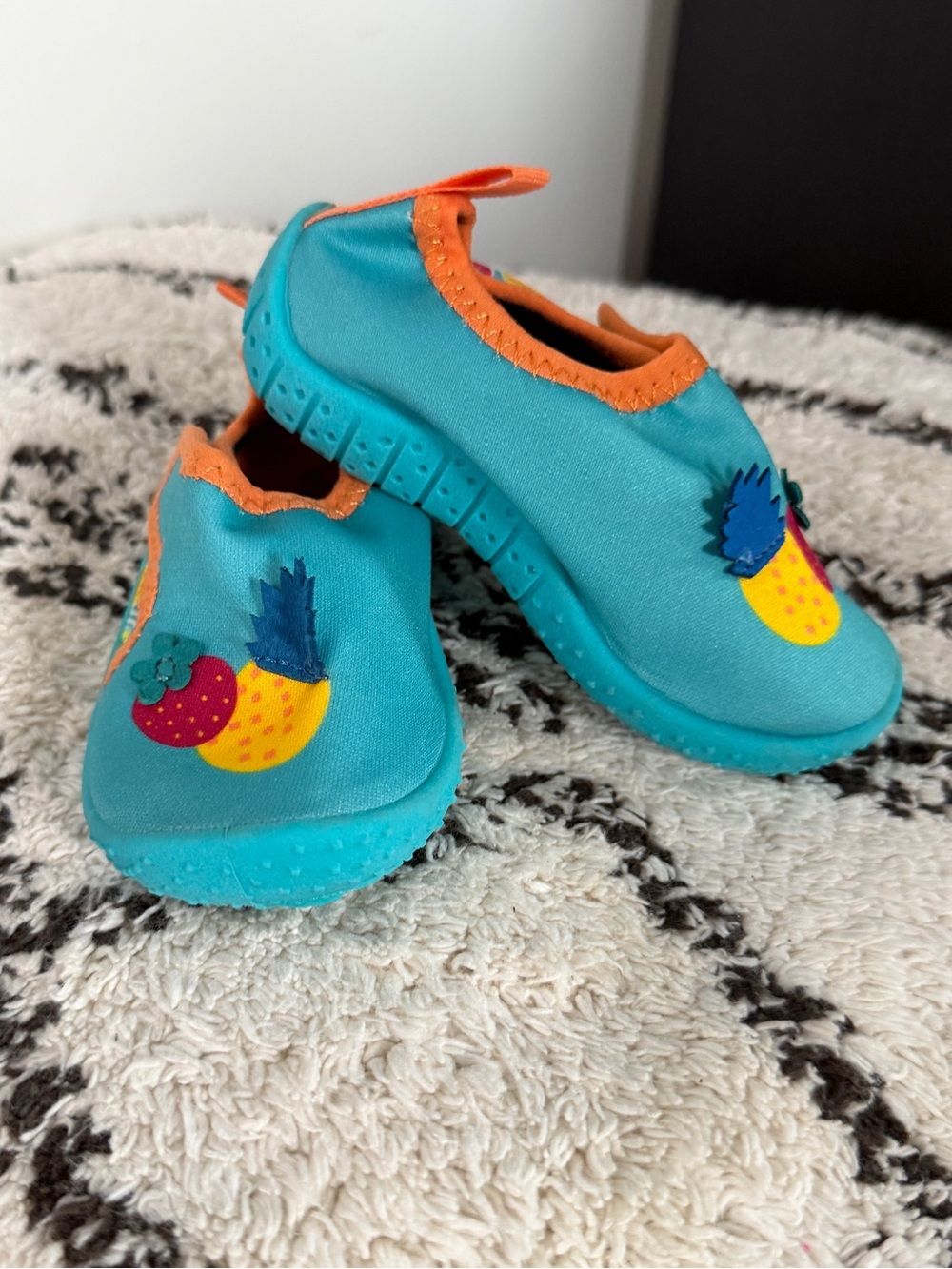 Lily & Dan Kids Aqua Water Shoes Fruit Print Beach Pool Swim Shoes Size 5/6